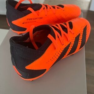 Adidas Predator kids girls boys soccer cleats